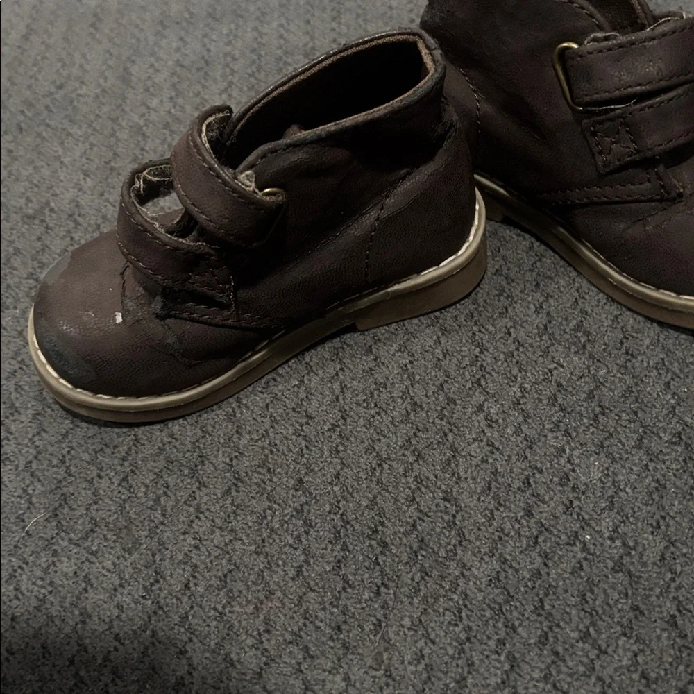 🟢10/$10 - Brown Kids Shoes with Velcro Straps